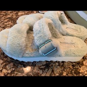 Koolaburra by UGG Furr-ah Sandals size 10